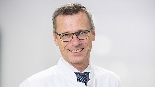 Porträt von Dr. med. Markus Tietze, Chefarzt des Fachbereichs Gefäßchirurgie im Klinikverbund Allgäu Porträt von Dr. med. Markus Tietze, Chefarzt des Fachbereichs Gefäßchirurgie im Klinikverbund Allgäu