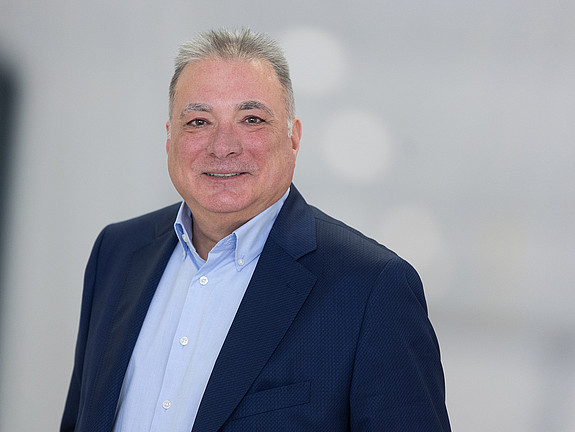 Dr. med. Peter Keith, MBA