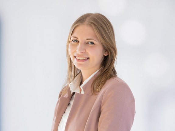 Alina Isselbächer