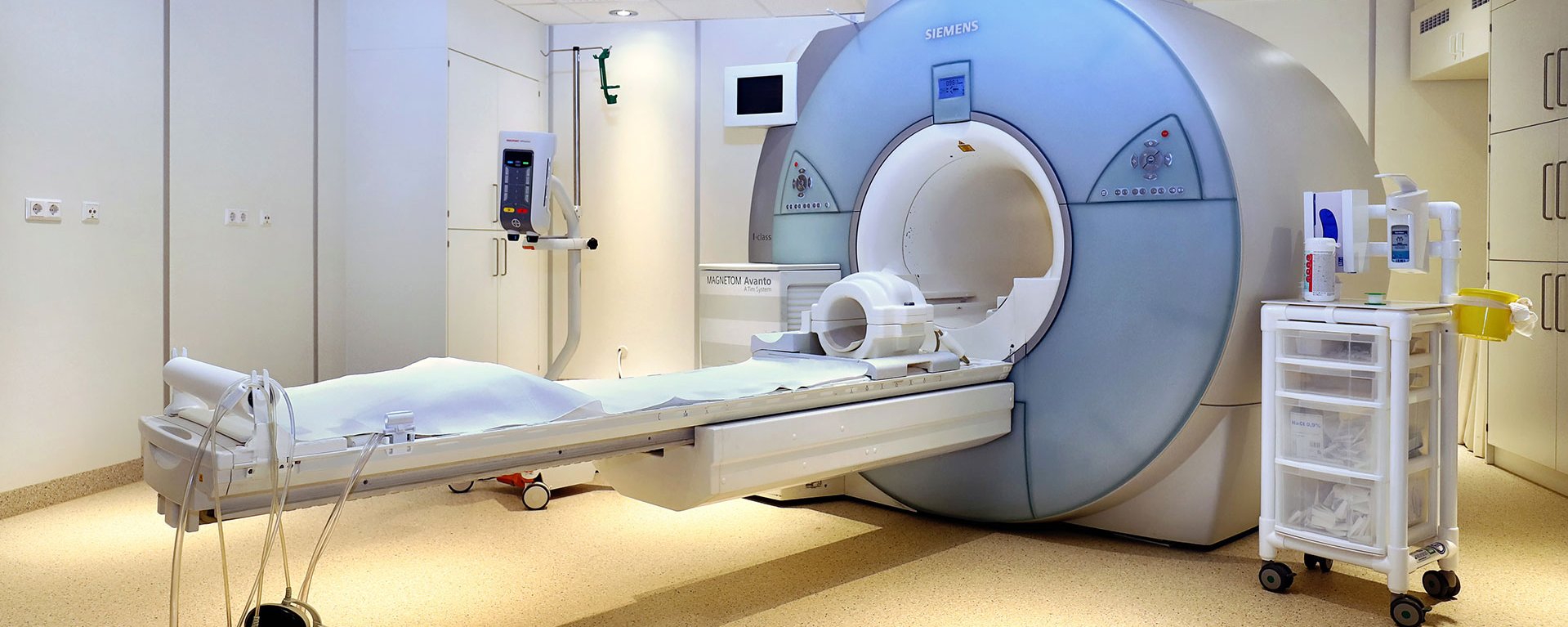 Computertomografie in der Radiologie in Immenstadt Zu sehen ist ein neues MRT Gerät der Klinik Immenstadt
