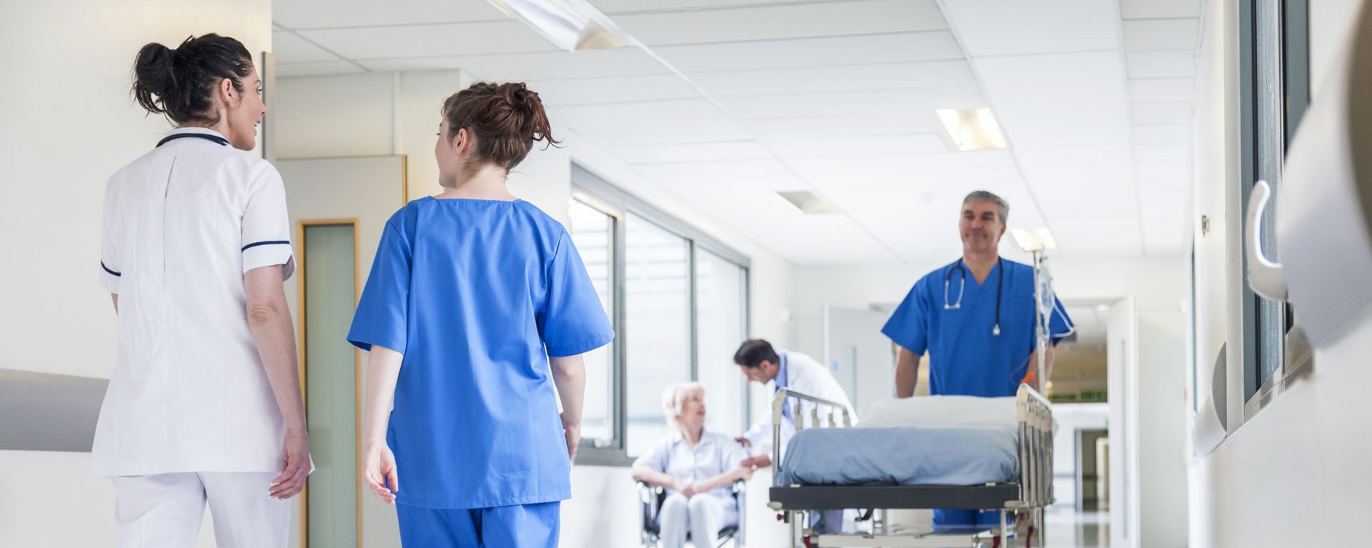 Gang eines Krankenhauses des Klinikverbund Allgäu